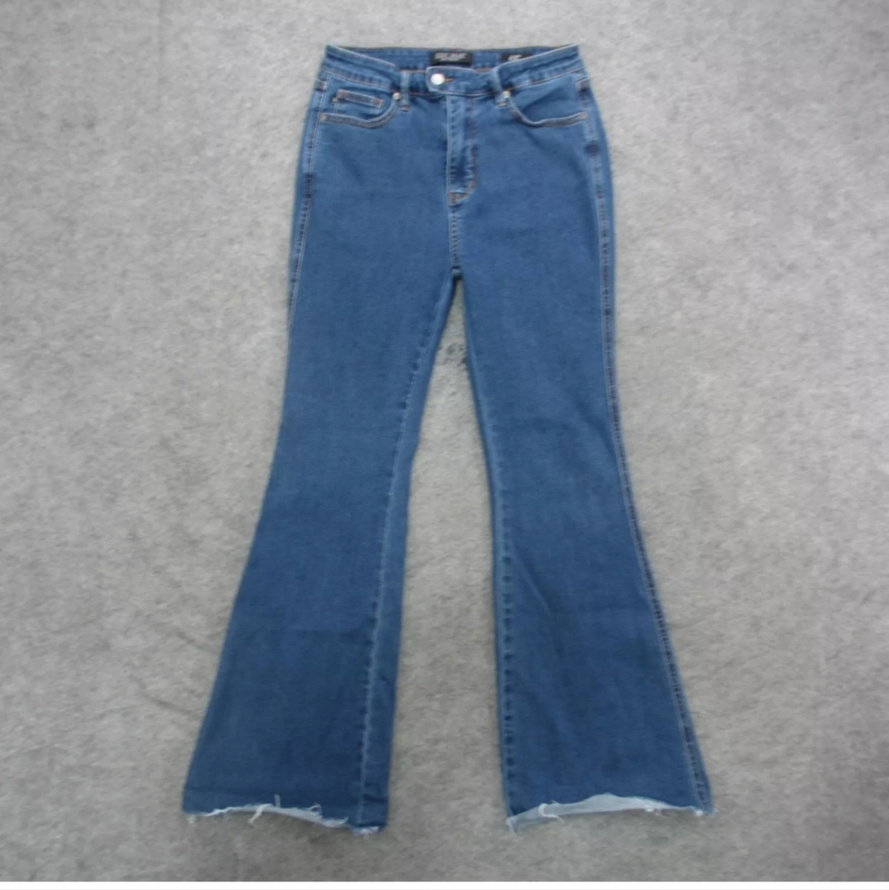 Judy blue med blue flare
